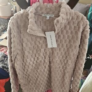 Knapp Studio Women's Cream Textured Sweatshirt